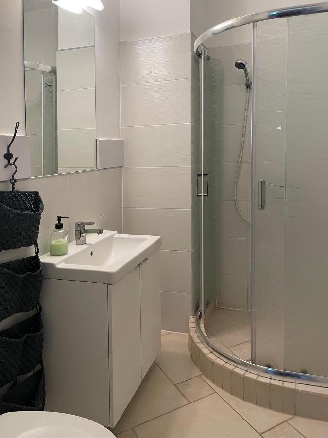 Szelrozsa Apartmanhaz แวแลนแซ ภายนอก รูปภาพ